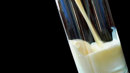 Wysokie ceny mleka, ale niepewność rośnie. To może zachwiać rynkiem w drugiej połowie 2025